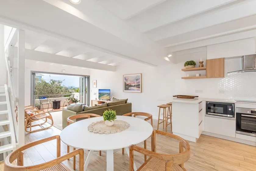 Family Beach Abode, Sunshine Beach - Image 1