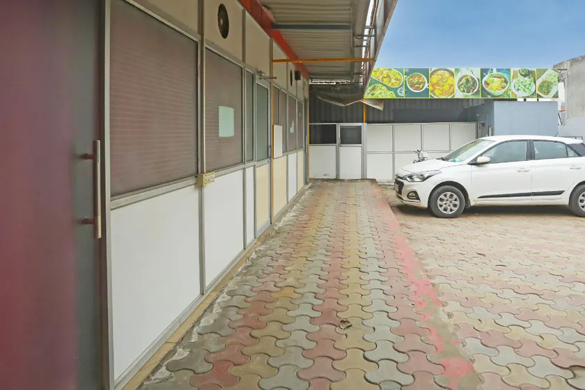 Collection O Harsh Hotel & Restaurant - Image 1