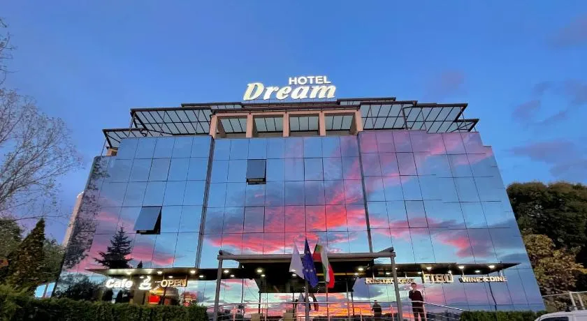 Hotel Dream - Image 1