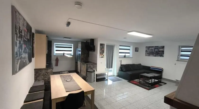 Wunderschöne Wohnung mit Kamin - Image 1