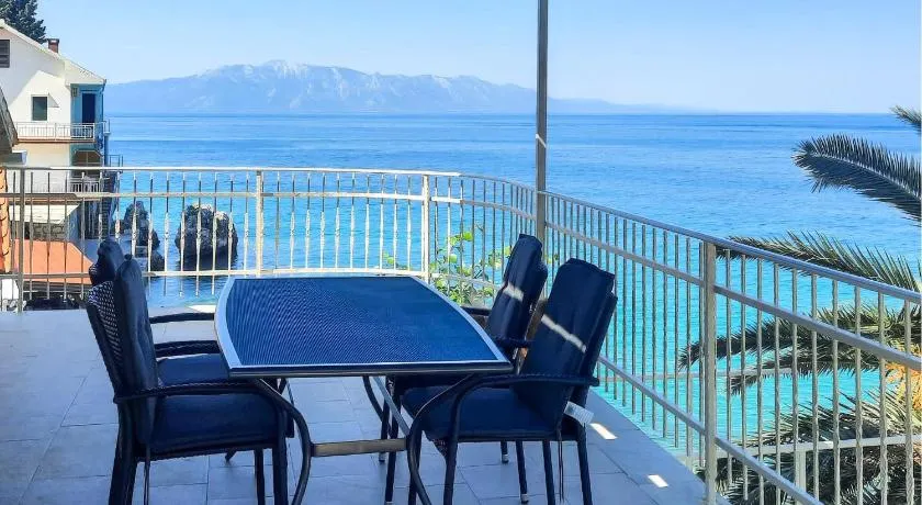 2 Bedroom Cozy Apartment In Podaca - Image 1