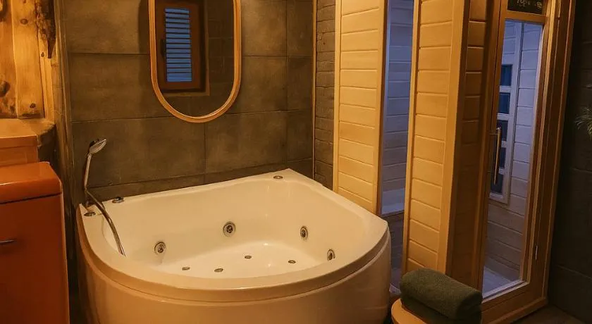 Captain's Jacuzzi&sauna - Image 1