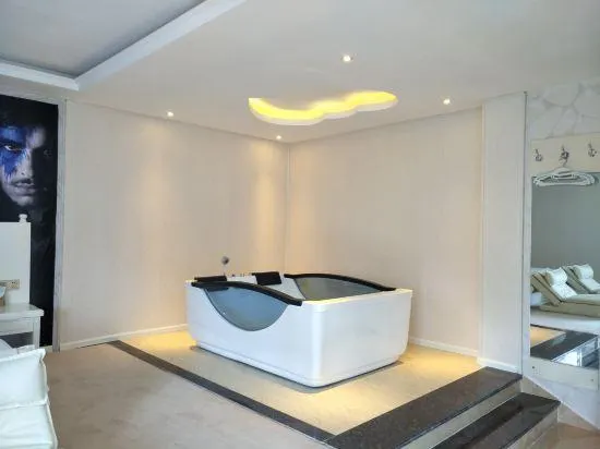 Impression Hotel - Image 1