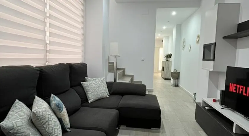 Casa moderna en Manises con 2 terrazas - Image 1