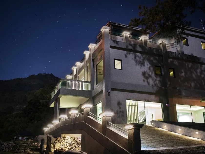 Azureloho Hostel - Image 1