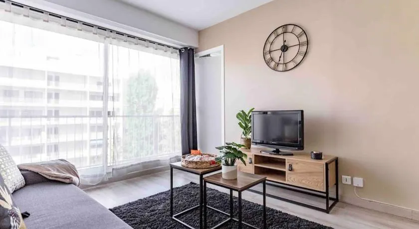 Appartement avec parking et terrasse Métro 7 et Paris - Image 1