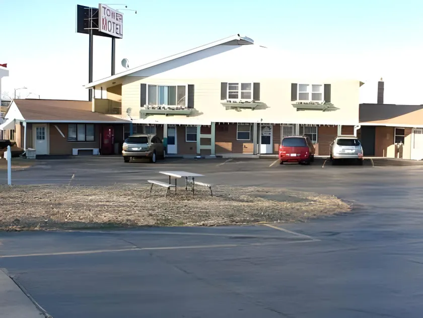 Tower Motel - Image 1