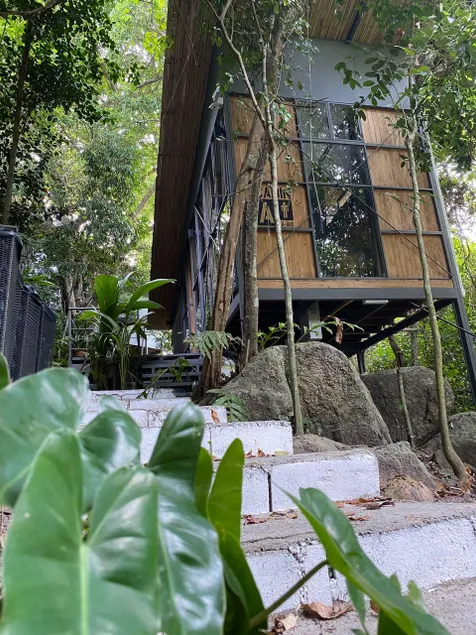 Warehouse Hostel Koh Tao - Image 1