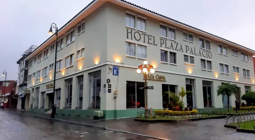 Hotel Plaza Palacio - Image 1