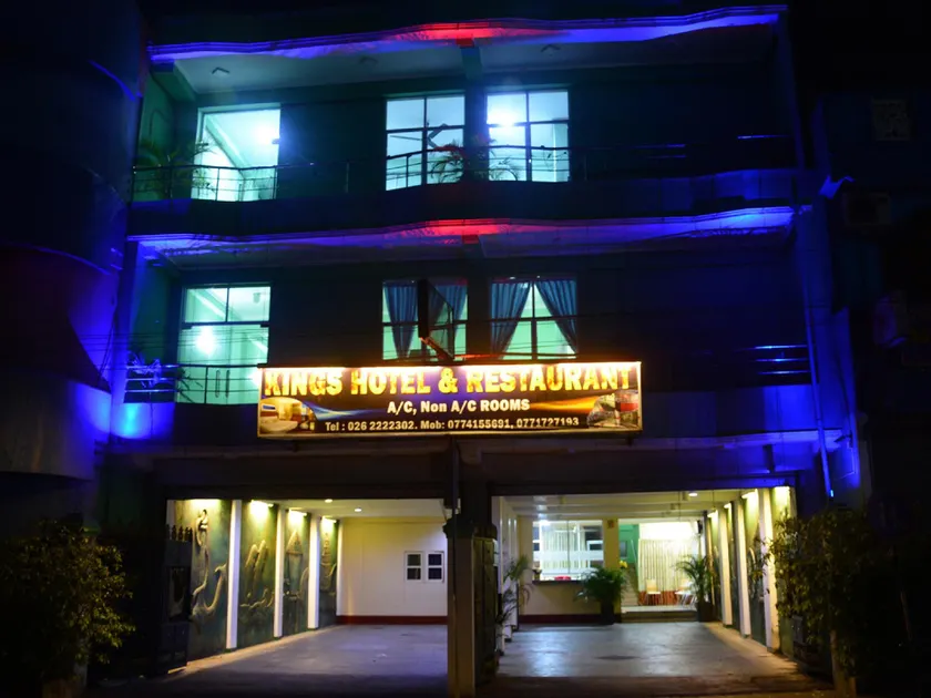 Kings Hotel Restaurant And Bar - Image 1