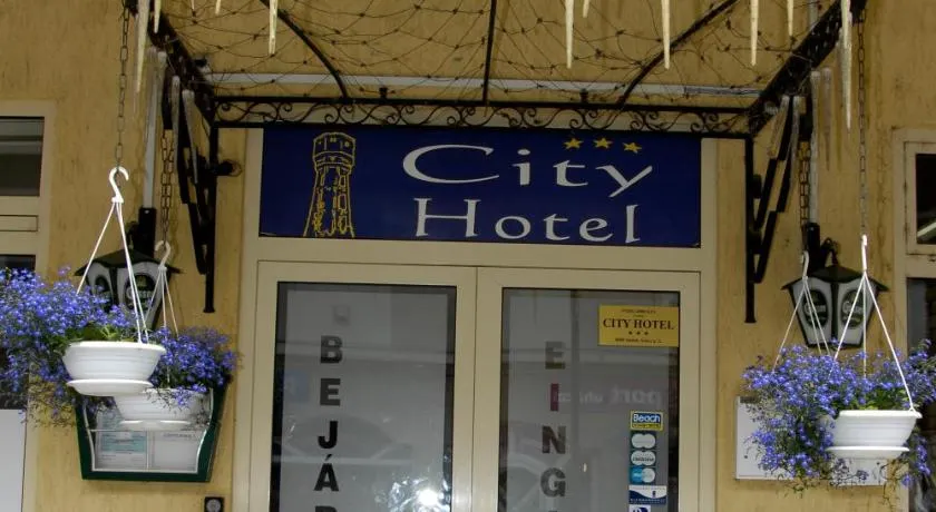 City Hotel Siófok - Image 1