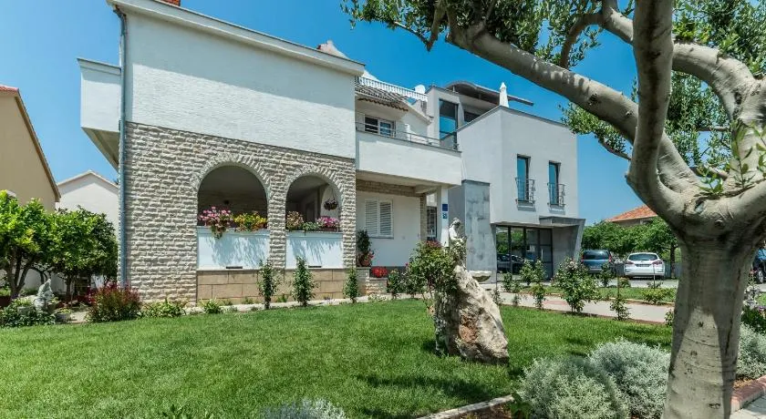 Apartments Dalmatia - Image 1