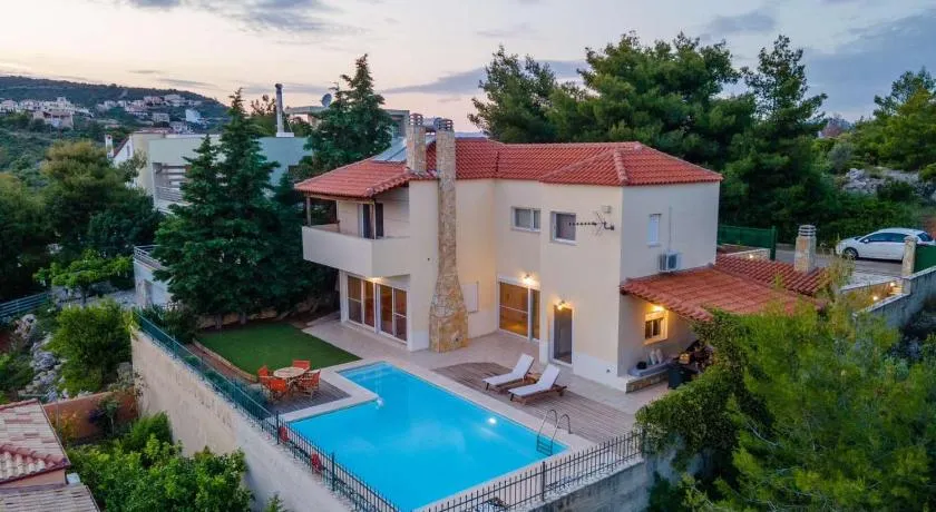 VILLA SISSY CAREFREE VACATIONSΘΕ - Image 1
