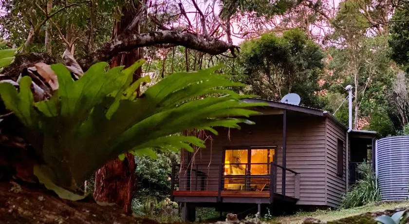 Whispering Valley Cottage Retreat - Image 1
