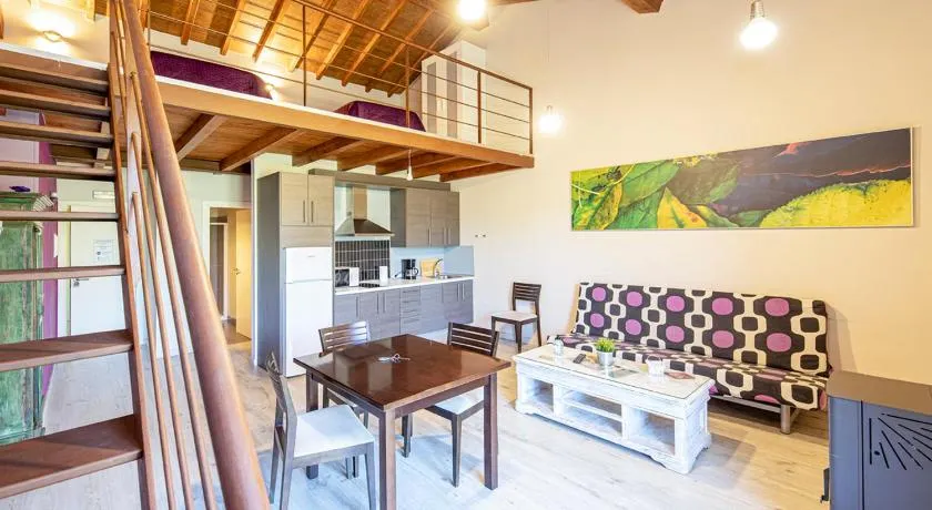 Apartamentos El Capricho - Image 1