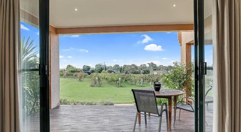 Tuileries at De Bortoli Rutherglen - Image 1