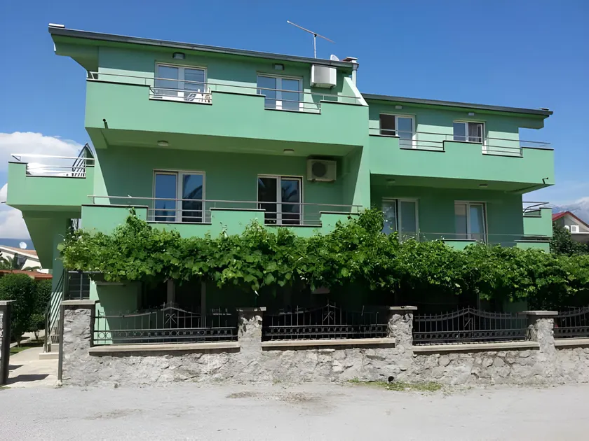 Apartments Vraneš Tivat - Image 1