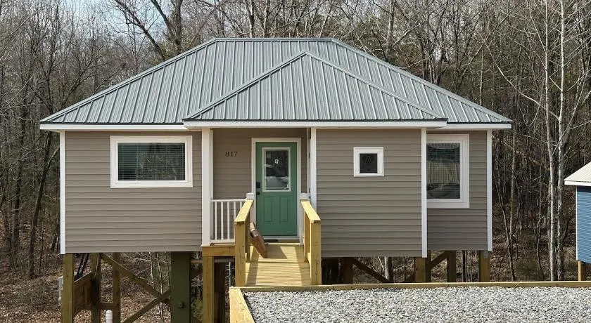 Cozy Trailside 1BR Walk to Greenfront - Image 1