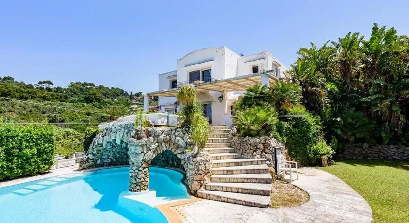 Villa Gina - infinity pool - Capri - Image 1