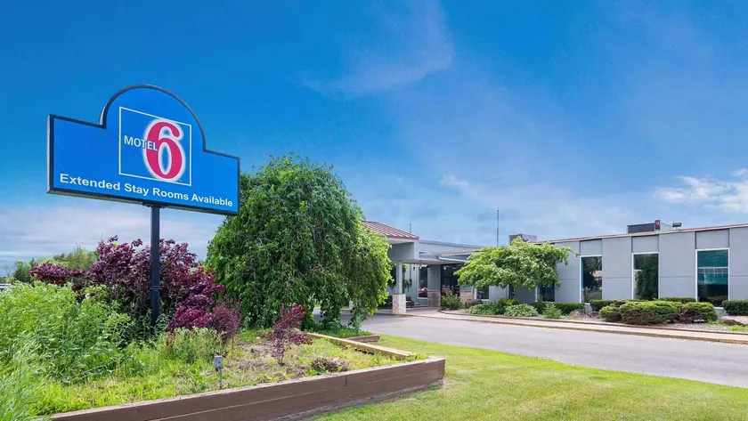 Hotel Oriskany - Image 1