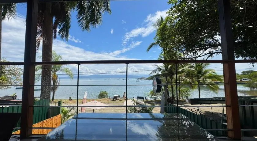 Habitación con vista al mar sobre una cafetería más desayuno - Image 1