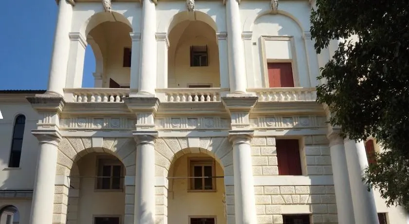 Guest House Villa Angaran San Giuseppe - Image 1
