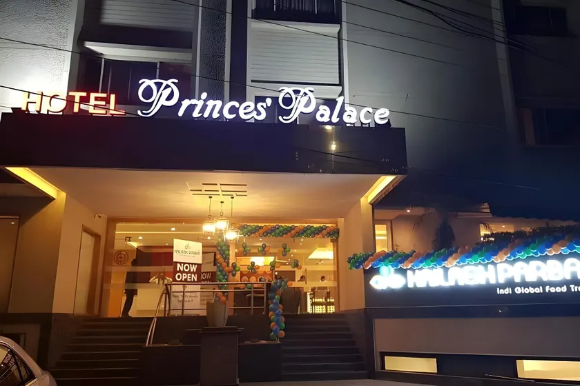 Hotel Princes Palace - Image 1