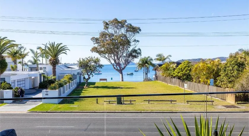 Escape on Wanda, 188 Soldiers Point Rd - Spectacular views, Ducted Air Con, WiFi - Image 1