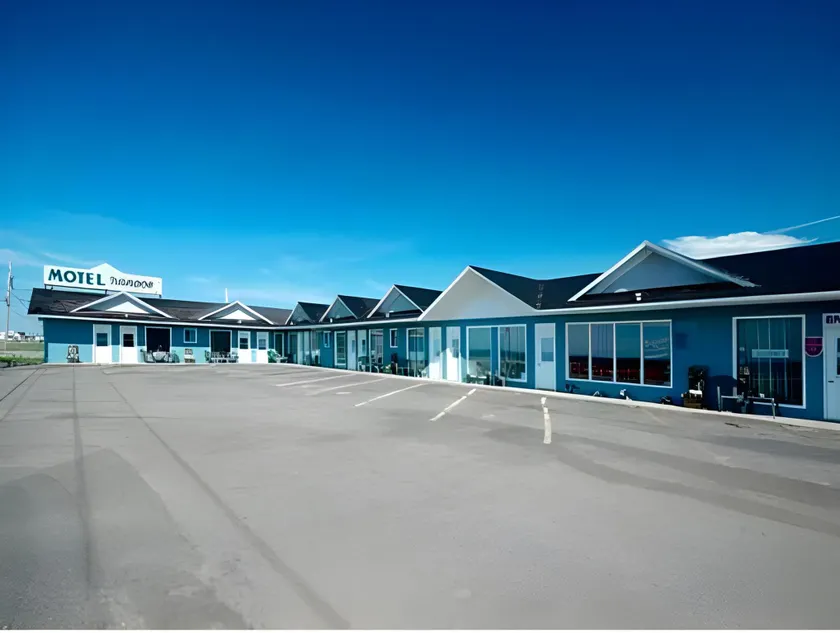 Motel Nanook - Image 1