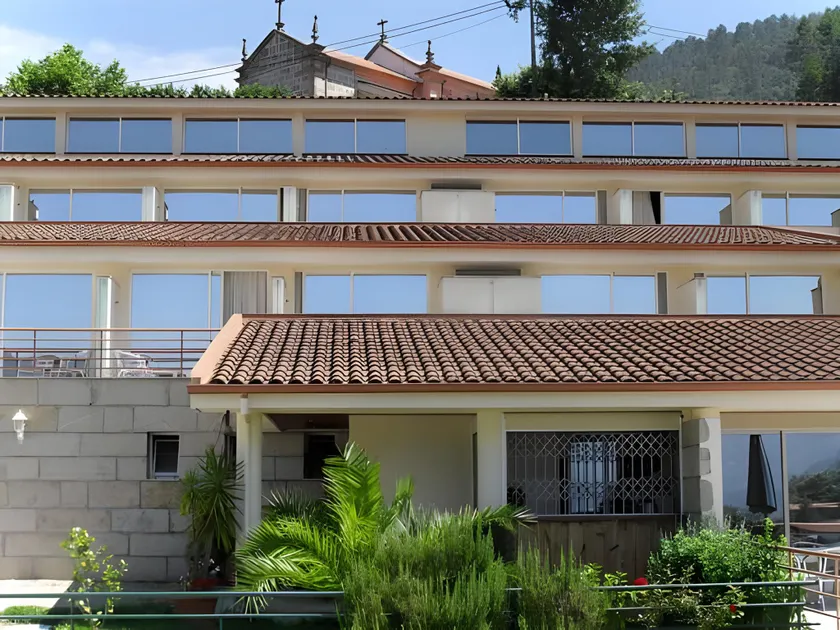 Hotel Lagoa Azul do Geres - Image 1