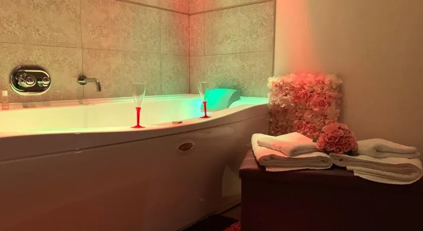 ManfredoniaJacuzzi - Image 1