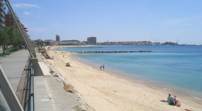 APARTAMENTO A 17 M. DE LA PLAYA - Image 1