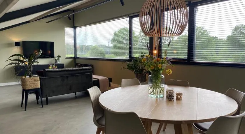 Luxe Loft - Image 1