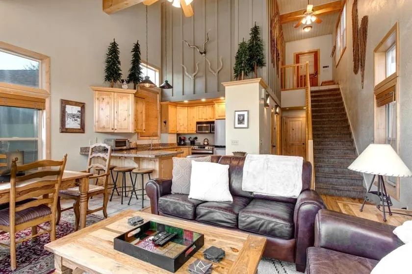 Walk to Ski Slopes Trails Charming 3-Bedroom Private Home with Private Hot Tub Two Gas Fireplaces and AC PEA-1260 by KBM Resorts - Image 1