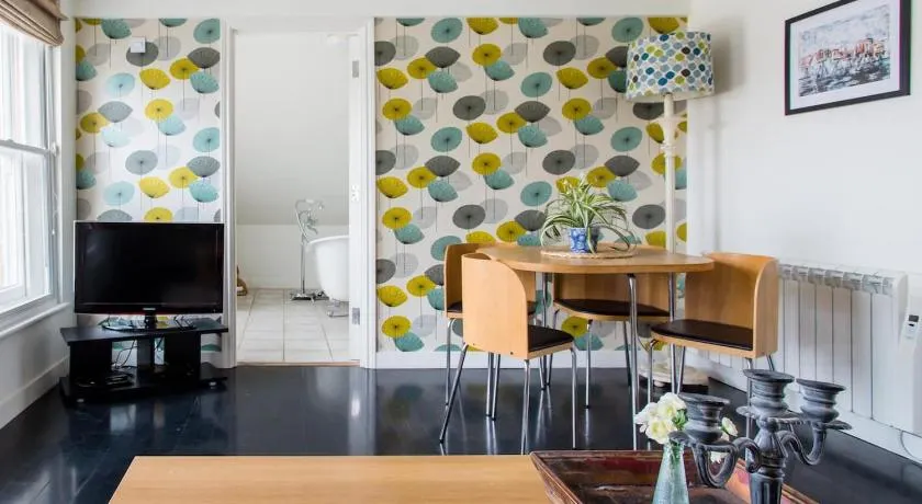 Tasteful apartment moments from the beach, Bunting by Whitstable-Holidays - Image 1
