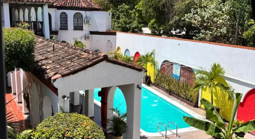 The Chill in Mansion Hostel Santa Marta - Image 1