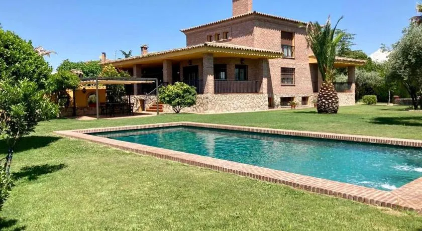LUXURY Positive House Gran Chaparral Toledo - Image 1
