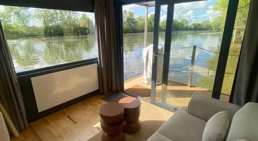 Bateau logement tout confort, vue magique! - Image 1