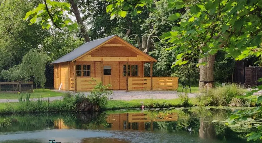 The Willow Cabin - Wild Escapes Wrenbury off grid glamping - ages 12 and over - Image 1