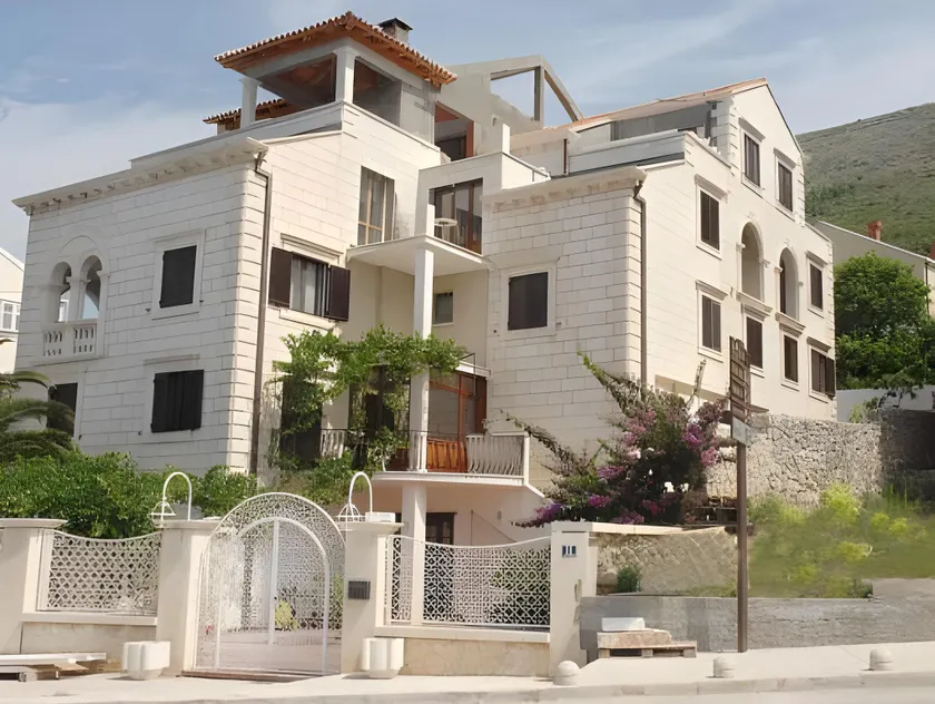 Villa Dard - Image 1