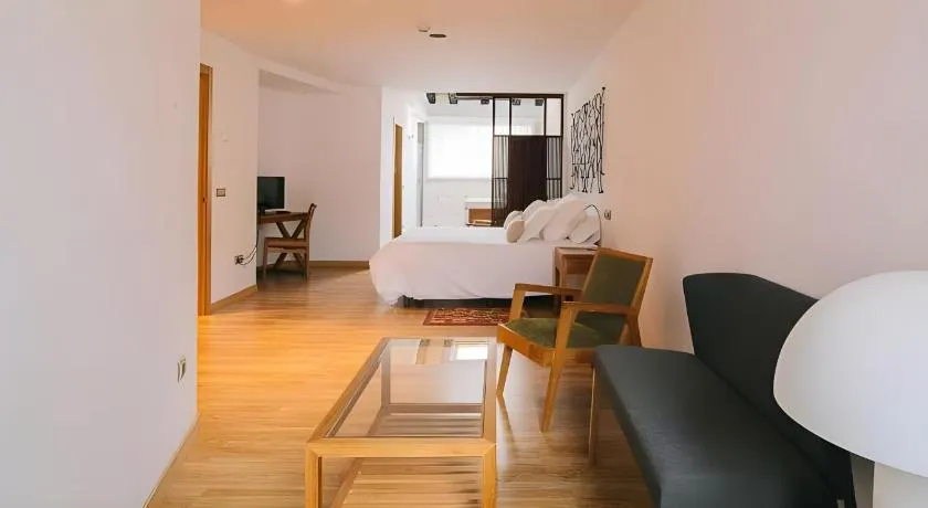 Hotel Rural Quercus Tierra - Image 1