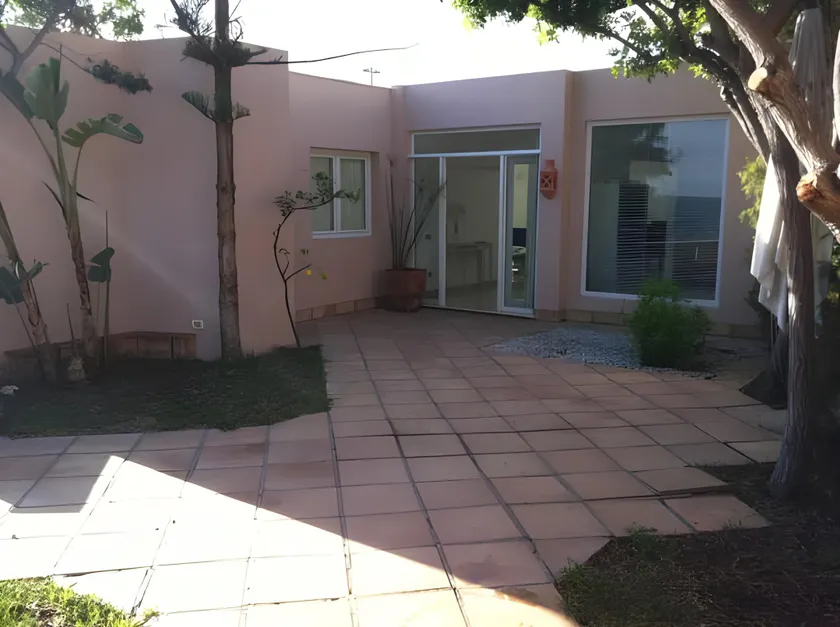 Nueva Suecia 716 - Image 1