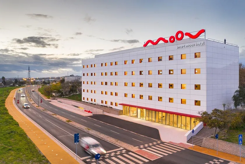 Moov Hotel Oeiras - Image 1