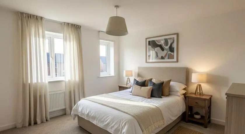 Newcastle Great Park 4BR Home, Sleeps 8 - Image 1