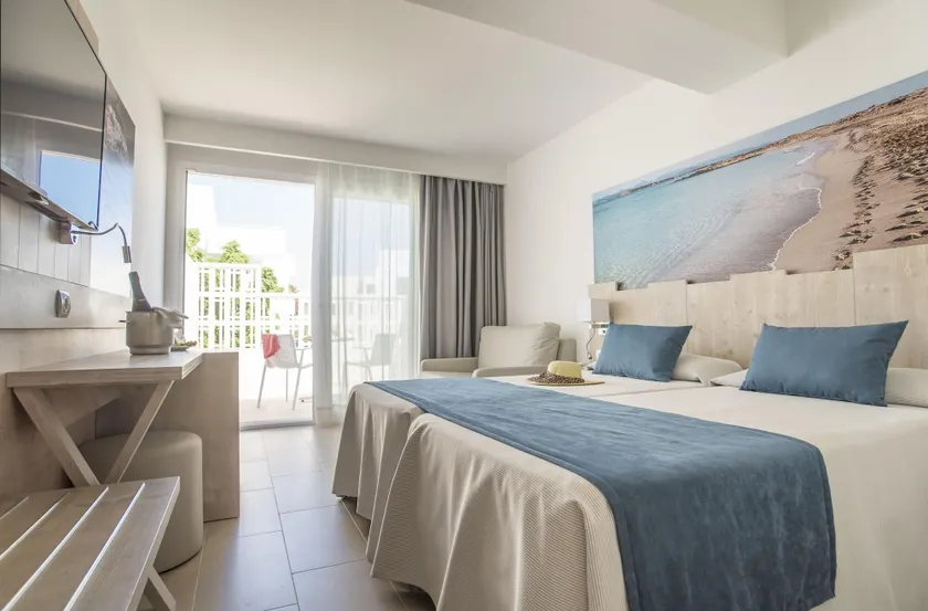 Hostal Residencia Voramar - Image 1