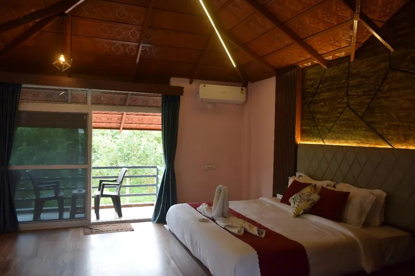 Sunrise Retreat Luxury Farm-stay Kabini - Image 1