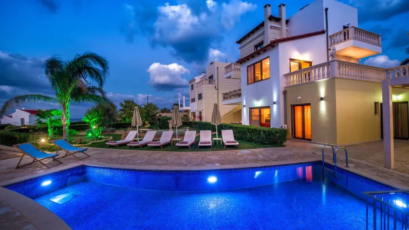 Sunshine Villa with Private Pool by Estia - Image 1