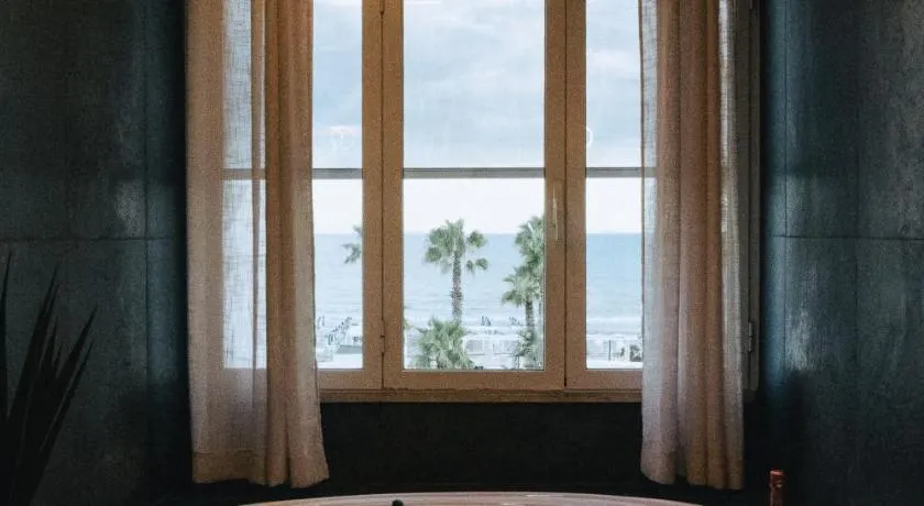 Vistamare Suites - Image 1