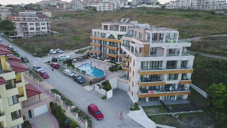 Gliko Seaside Apartments - Image 1