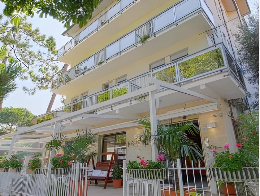 Hotel Meris - Image 1